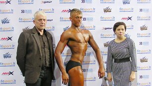 Dovydas Padgurskis su tėčiu Dainiumi ir mama Daiva