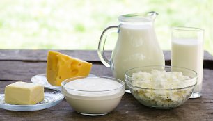 Netoleruojant laktozės vis tiek galima valgyti kietą sūrį, sviestą, jogurtą su probiotikais, kefyrą. 