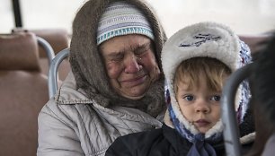 Iš Debalcevės miesto evakuojami žmonės