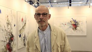 V.Lingio kūryba keletą metų i&scaron; eilės sėkmingai pristatoma Art Vilnius meno mugėje