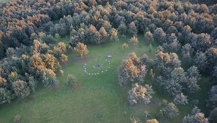 Aukščiausia Lietuvos tautinio atgimimo ąžuolyno vieta – Aukuro kalnelis