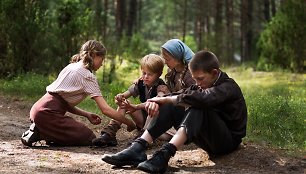 Kadras iš filmo „Vilko vaikai“