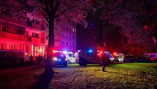 Savanorių prospekte vie&scaron;oje vietoje nu&scaron;autas žmogus: sulėkė gausios policijos pajėgos