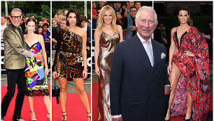 Jeffas Goldblumas su žmona, Dua Lipa, Kylie Minogue, princas Charlesas ir Kate Beckinsale