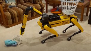&bdquo;Boston Dynamics&ldquo; robotas-&scaron;uo &bdquo;Spot&ldquo; dabar bus idealus pagalbininkas paauglio kambariui apkuopti