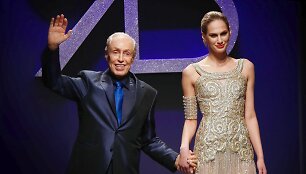Renato Balestra 2016 m. pavasario-vasaros auk&scaron;tosios mados kolekcijos modelis