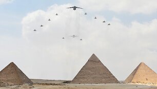 Kinijos ir Egipto karo lėktuvų pratybos