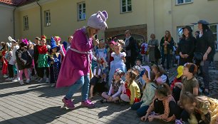 Vaikų knygų festivalis „Gyvos raidės“: kiškiai, sukylam!