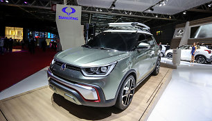 „Ssangyong“ stendas Paryžiaus automobilių parodoje