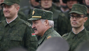 Aliaksandras Luka&scaron;enka stebėjo pratybas &bdquo;Zapad 2017&ldquo;