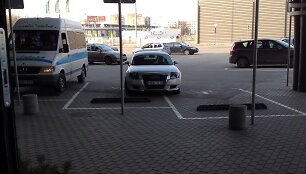 Blondinės parkingas