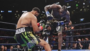 Deontay Wilderis Niujorke nokautavo Dominicą Breazeale'ą pirmajame raunde.