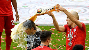 Miuncheno „Bayern“ iškovojo Vokietijos auksą ir atsisveikino su dviem žvaigždėmis