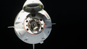 &bdquo;SpaceX Crew Dragon&ldquo; kosminė kapsulė artėja prie Tarptautinės kosminės stoties