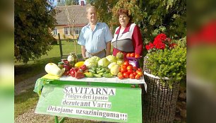 Krakių seniūnijos Milvydų kaime gyvenantys ūkininkai Jonas ir Angelė Jagminai stebina visus savo požiūriu į ūkininkavimą, prekybą ir žmones