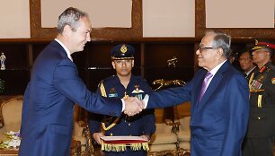 Lietuvos ambasadorius Julius Pranevičius ir Banglade&scaron;o prezidentas Abdulas Hamidas