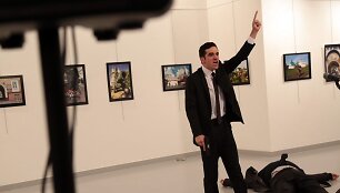 Užpuolikas, pa&scaron;ovęs Rusijos ambasadorių Turkijoje