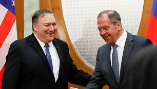 Mike'as Pompeo ir Sergejus Lavrovas