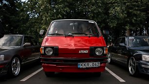 Pašiūrėje atrastas japoniškas „Toyota LiteAce“