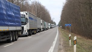 Vilkikų eilė prie Druskininkų ištįso jau iki 16 kilometrų