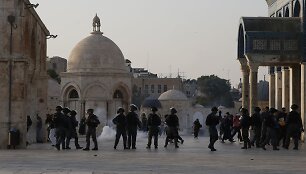  Susirėmimas tarp Izraelio policininkų ir palestiniečių Jeruzalėje