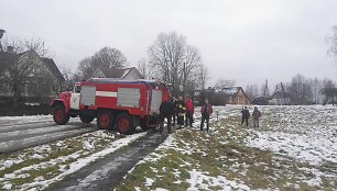Linkmenyse (Ignalinos raj.) BMW įskriejo į tvenkinį