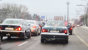 Vilniuje – sudėtingos eismo sąlygos