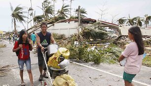 Taifūnas Haiyan Filipinuose nusiaubė Taklobano miestą 