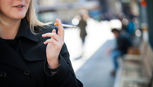 50 proc. rūkalių šį įprotį bando mesti kasmet: kodėl nepavyksta ir kaip tai padaryti?