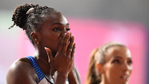 Dina Asher-Smith bėgimą prie BBC studijos lydėjo išskirtinis triukšmas.