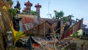 Per žemės drebėjimą Balyje žuvo trys žmonės