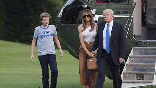 Donaldas Trumpas su žmona Melania ir sūnumi Barronu