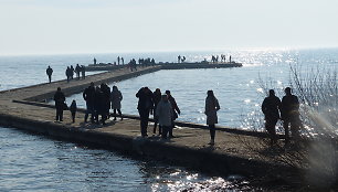 Marių molas pilnas žmonių