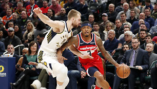 Domantas Sabonis ir Bradley Bealas