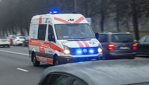 Eismas prie Santaros klinikų