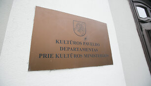 Piketas dėl Žaliojo tilto skulptūrų nuvertimo
