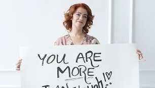 Akimirkos i&scaron; Ericos Jennings vaizdo klipo &bdquo;Because Of You&ldquo; filmavimo