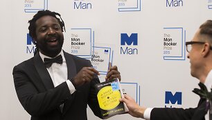 &bdquo;Man Booker&ldquo; prizą laimėjo jamaikietis Marlon James su romanu &bdquo;A Brief History of Seven Killings&ldquo;