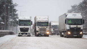Autostradoje link Vilniaus ma&scaron;inų grūstis