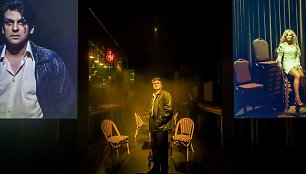 Scena iš spektaklios „Raganosiai“ (rež. Antanas Obcarskas)