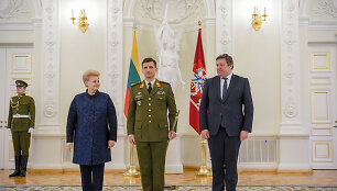 Prezidentė suteikė brigados generolo laipsnį Raimundui Vaik&scaron;norui