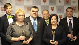 Verslo sparnai apdovanojimų Lazdijų rajone nominantai su meru A.Margeliu