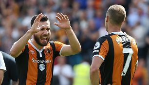 \"Hull City\"žaidėjai džiaugiasi pergale.