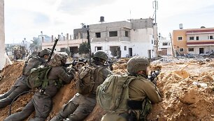 Izraelio kariai apsupo Chan Junisą Gazos Ruože