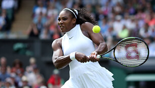 Serena Williams į Vimbldono pusfinalį pateko de&scaron;imtą kartą