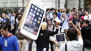 &bdquo;Apple&ldquo; pradėjo prekybą i&scaron;maniaisiais telefonais &bdquo;iPhone 6&ldquo; ir &bdquo;iPhone 6 Plus&ldquo;