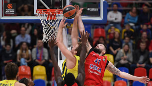 Eurolygos milžinų dvikovoje Maskvoje &bdquo;Fenerbahče&ldquo; krep&scaron;ininkai po pratęsimo palaužė CSKA.