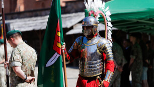 Sausumos pajėgų vėliavų žygio fini&scaron;as ir Sausumos pajėgų dienos i&scaron;kilminga ceremonija