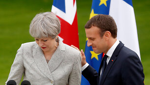 Theresa May ir Emmanuelis Macronas