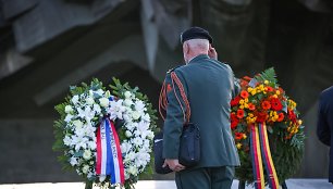 Nyderlandų kontingento kariai Kauno IX forto memorialiniame komplekse pagerbė žuvusiuosius karuose ir taikos palaikymo operacijose